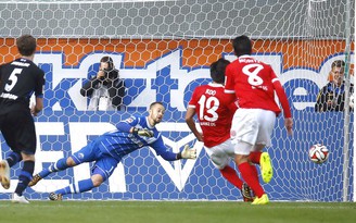 Tân binh Paderborn có điểm đầu tiên tại Bundesliga